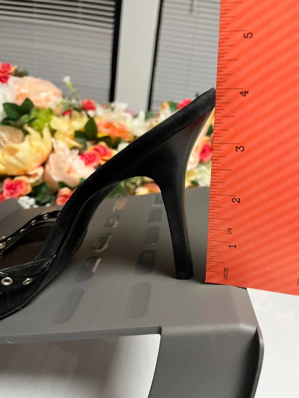 Gianni Bini Black Suede Studded Strappy Mule Heels Silver Grommets Open Toe 9M